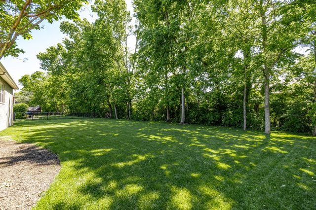222 Osprey Dr, Gallatin, TN 37066