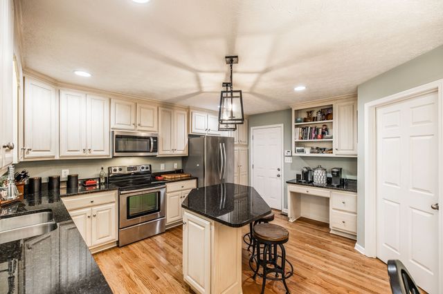 222 Osprey Dr, Gallatin, TN 37066