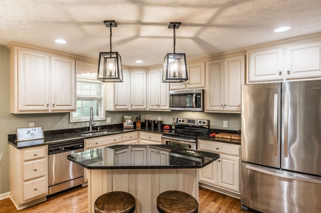 222 Osprey Dr, Gallatin, TN 37066