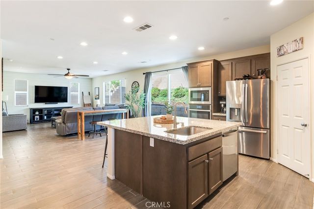 17024 Red Tail Lane, Fontana, CA 92336