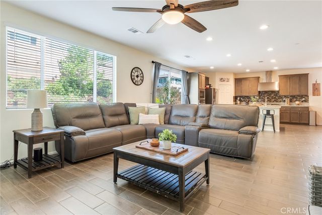 17024 Red Tail Lane, Fontana, CA 92336