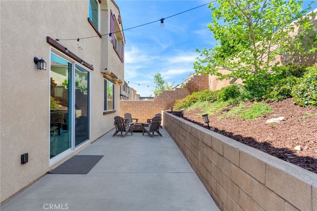 17024 Red Tail Lane, Fontana, CA 92336