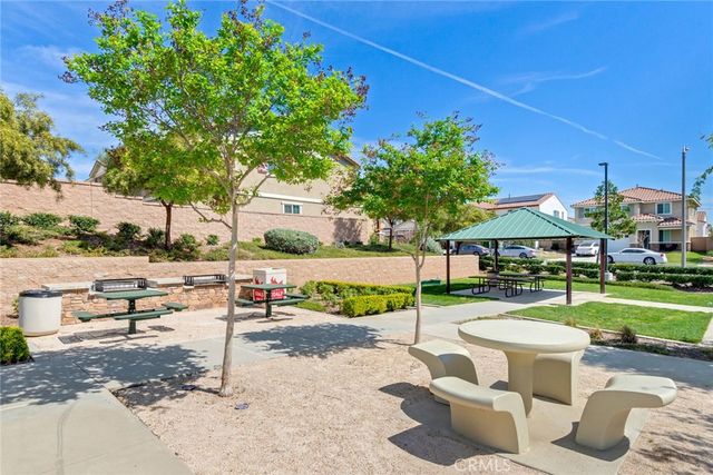 17024 Red Tail Lane, Fontana, CA 92336