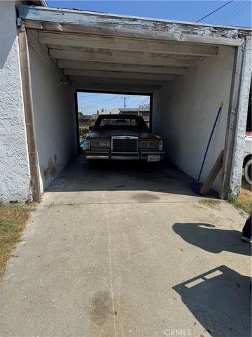 2100 N Wilmington, Compton, CA 90222