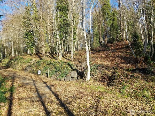 1030 East Bay Drive NE, Olympia, WA 98506