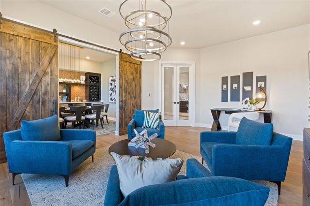 1300 Shelby LN, Georgetown, TX 78628
