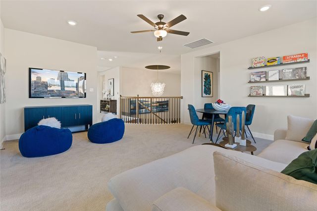 1300 Shelby LN, Georgetown, TX 78628