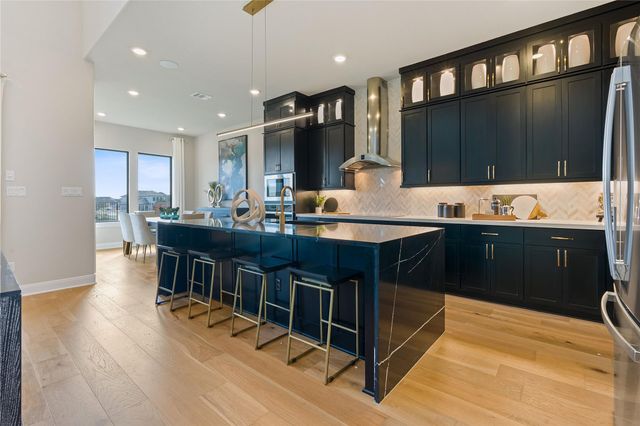 1300 Shelby LN, Georgetown, TX 78628