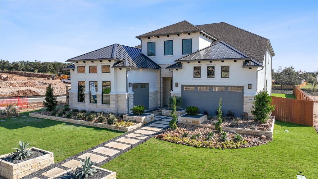 1300 Shelby LN, Georgetown, TX 78628
