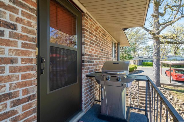 1135 Twin Points Road, Hot Springs, AR 71913
