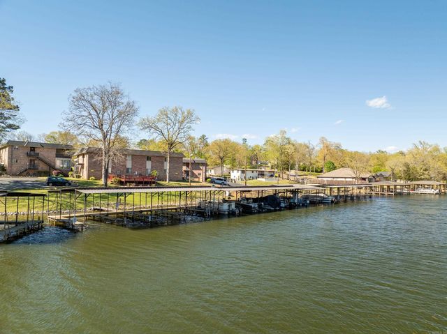 1135 Twin Points Road, Hot Springs, AR 71913