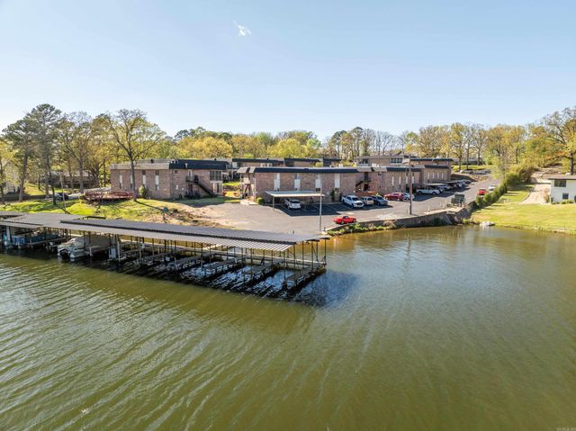 1135 Twin Points Road, Hot Springs, AR 71913