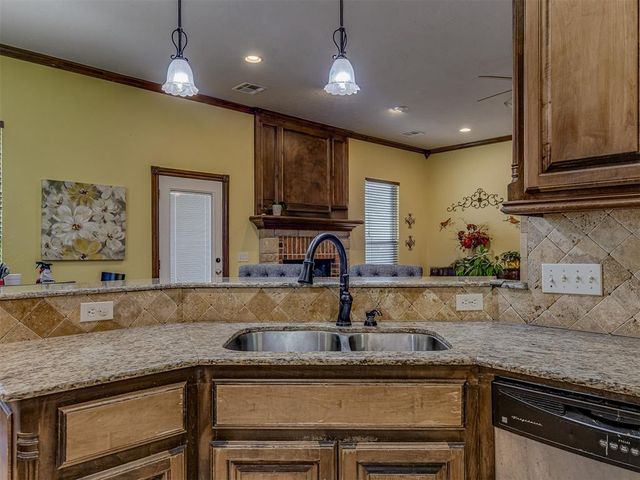 935 Silver Chase Drive, Choctaw, OK 73020