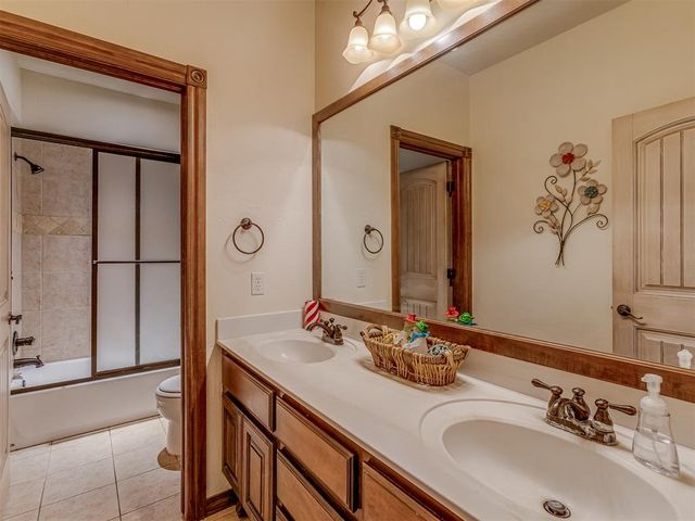 935 Silver Chase Drive, Choctaw, OK 73020