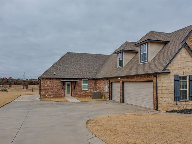 935 Silver Chase Drive, Choctaw, OK 73020