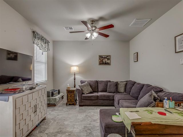 935 Silver Chase Drive, Choctaw, OK 73020