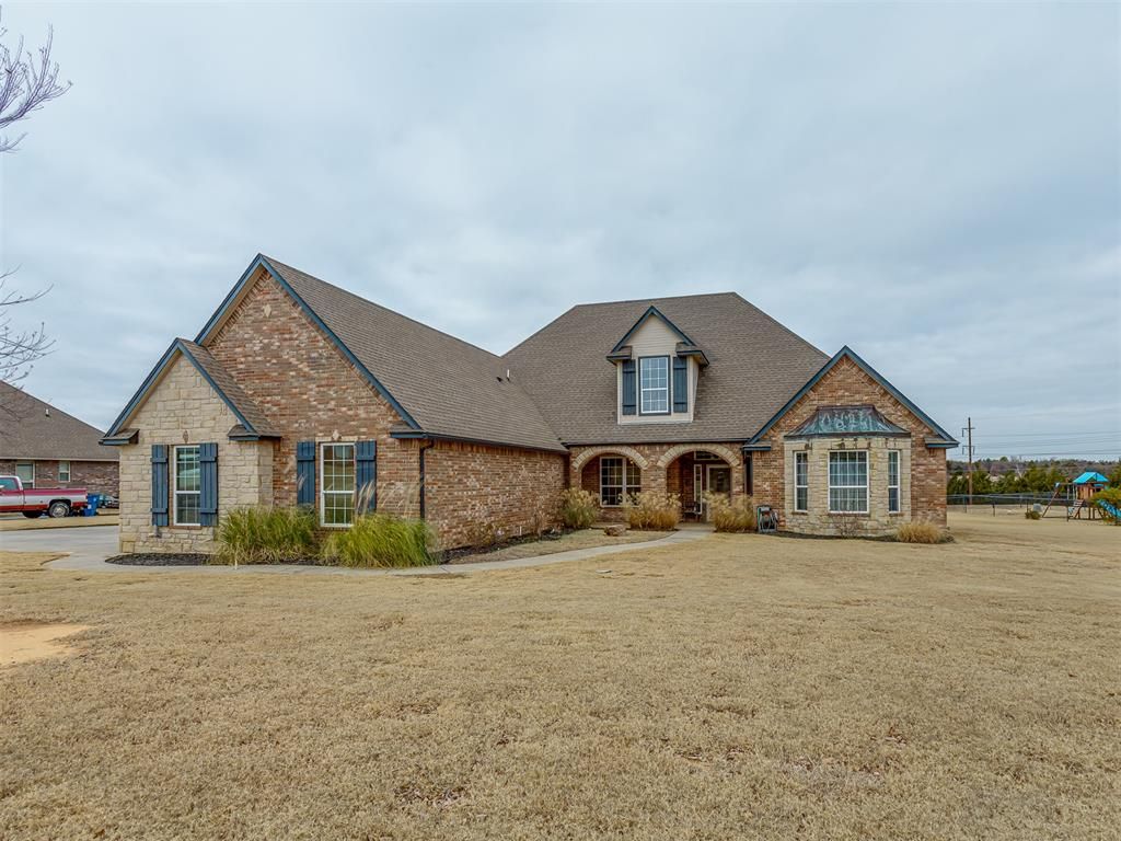 935 Silver Chase Drive, Choctaw, OK 73020