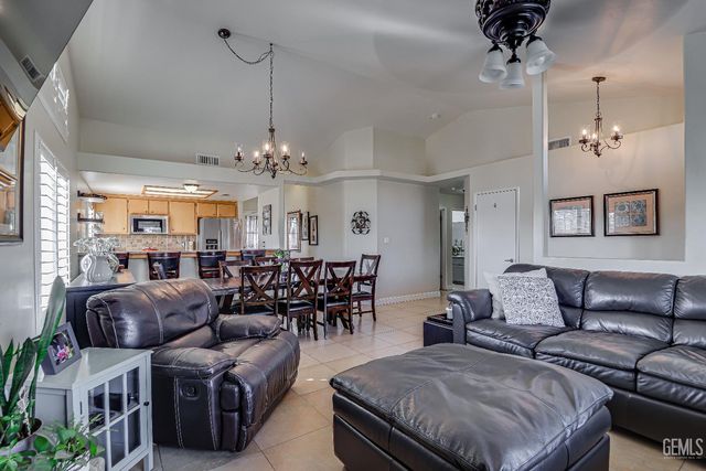 401 Corte Mismo, Bakersfield, CA 93314