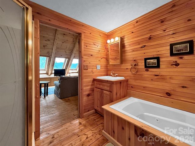 12 Signal Ridge, Sylva, NC 28779