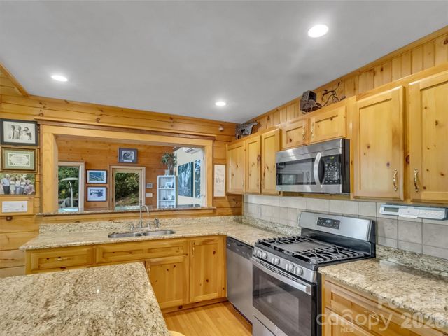 12 Signal Ridge, Sylva, NC 28779