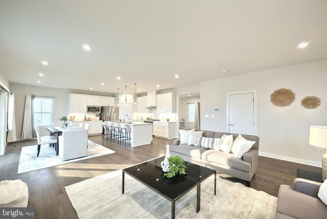 12 ERVIN DR, Shrewsbury, PA 17361