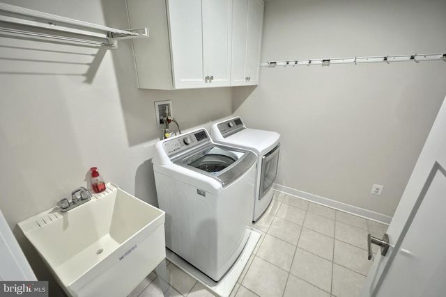 12 ERVIN DR, Shrewsbury, PA 17361