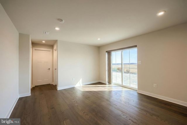 12 ERVIN DR, Shrewsbury, PA 17361