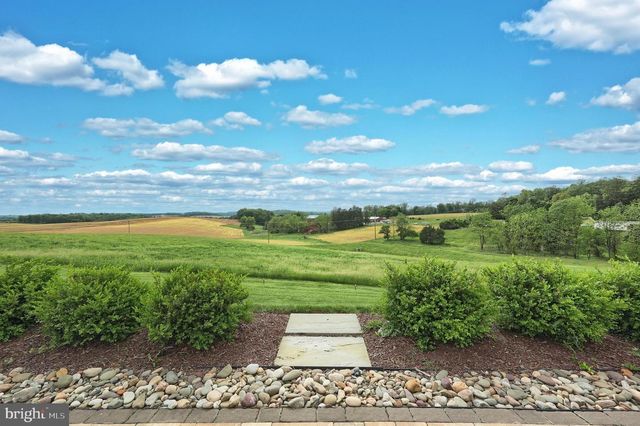 12 ERVIN DR, Shrewsbury, PA 17361