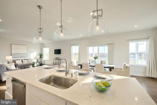 12 ERVIN DR, Shrewsbury, PA 17361