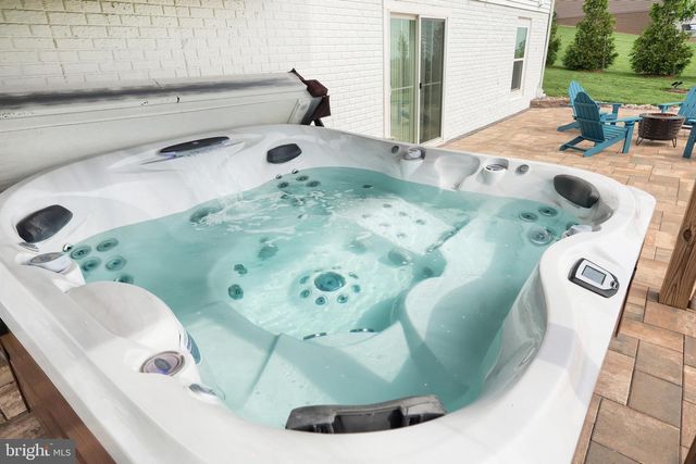 12 ERVIN DR, Shrewsbury, PA 17361