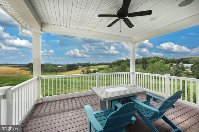 12 ERVIN DR, Shrewsbury, PA 17361