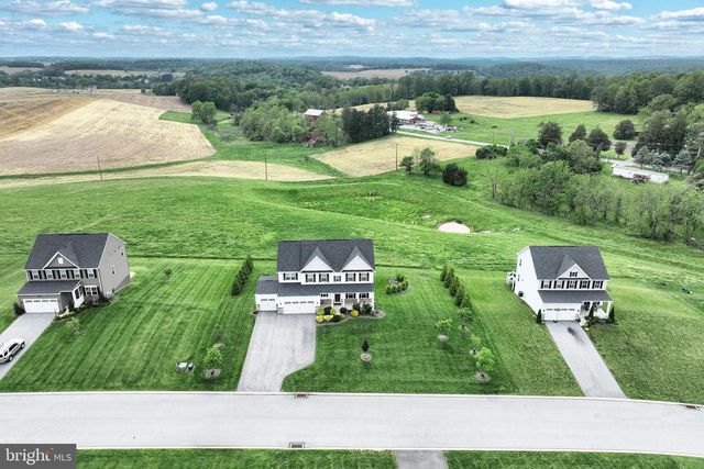 12 ERVIN DR, Shrewsbury, PA 17361