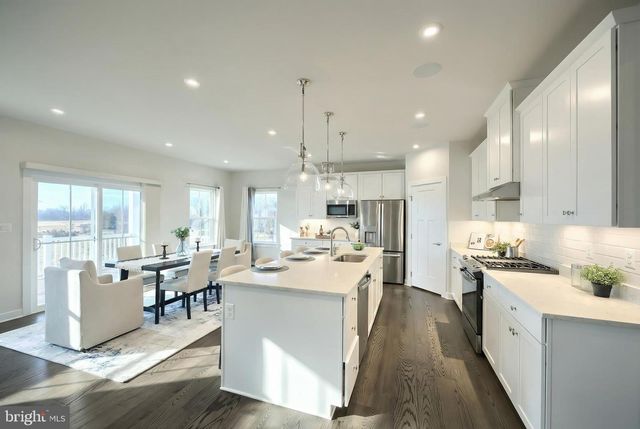 12 ERVIN DR, Shrewsbury, PA 17361