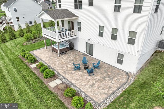 12 ERVIN DR, Shrewsbury, PA 17361