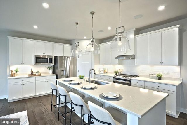 12 ERVIN DR, Shrewsbury, PA 17361