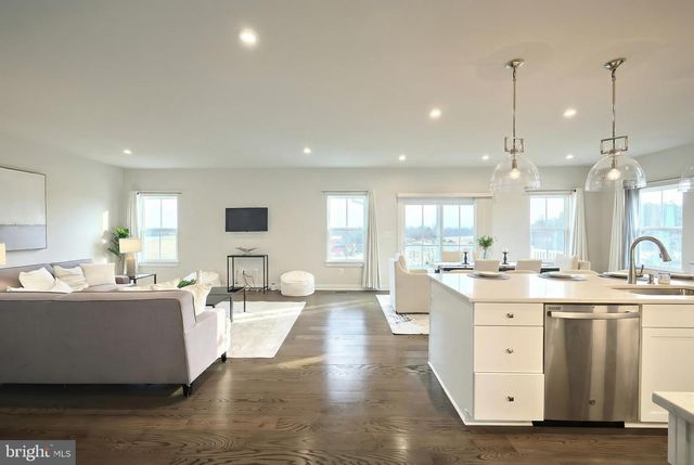 12 ERVIN DR, Shrewsbury, PA 17361