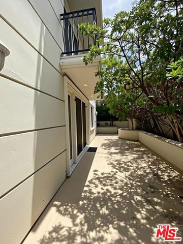 129 S Elm Drive 101, Beverly Hills, CA 90212