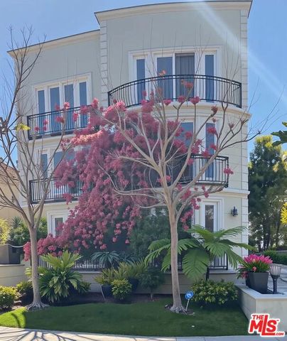 129 S Elm Drive 101, Beverly Hills, CA 90212