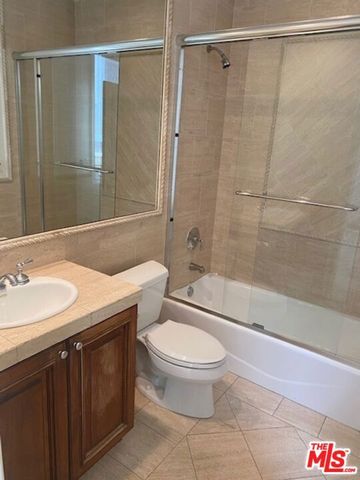 129 S Elm Drive 101, Beverly Hills, CA 90212