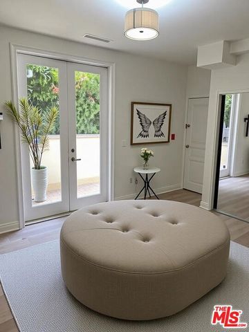 129 S Elm Drive 101, Beverly Hills, CA 90212