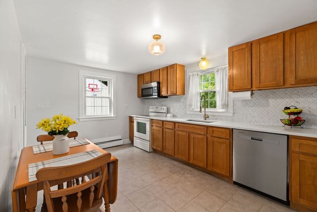 105 Patterson St, Attleboro, MA 02703