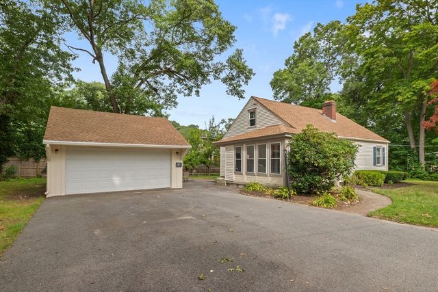 105 Patterson St, Attleboro, MA 02703