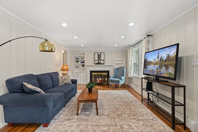 105 Patterson St, Attleboro, MA 02703