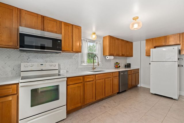 105 Patterson St, Attleboro, MA 02703