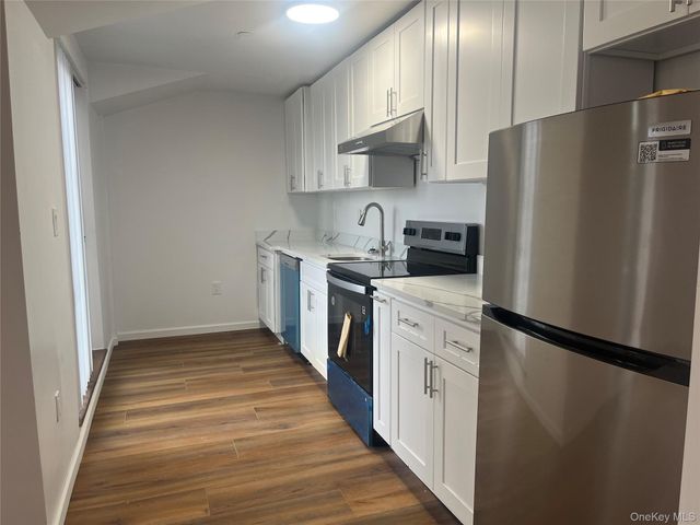 3920 214th Place 4B, Bayside, NY 11361