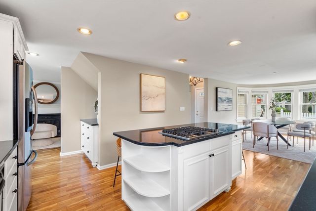16 Schooner Ln 16, Quincy, MA 02171