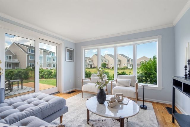 16 Schooner Ln 16, Quincy, MA 02171