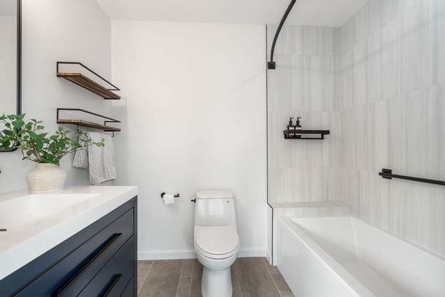 16 Schooner Ln 16, Quincy, MA 02171