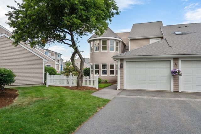16 Schooner Ln 16, Quincy, MA 02171