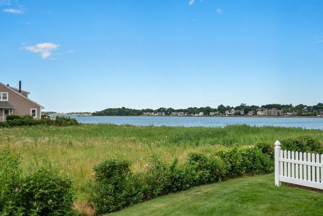 16 Schooner Ln 16, Quincy, MA 02171